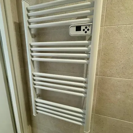Privee Climatisee Avec Salle De Bain Privee - La Guest house